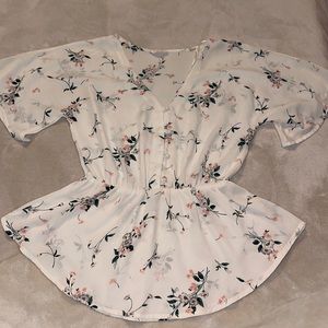Gorgeous Flower Top From Sienna Sky Size XS